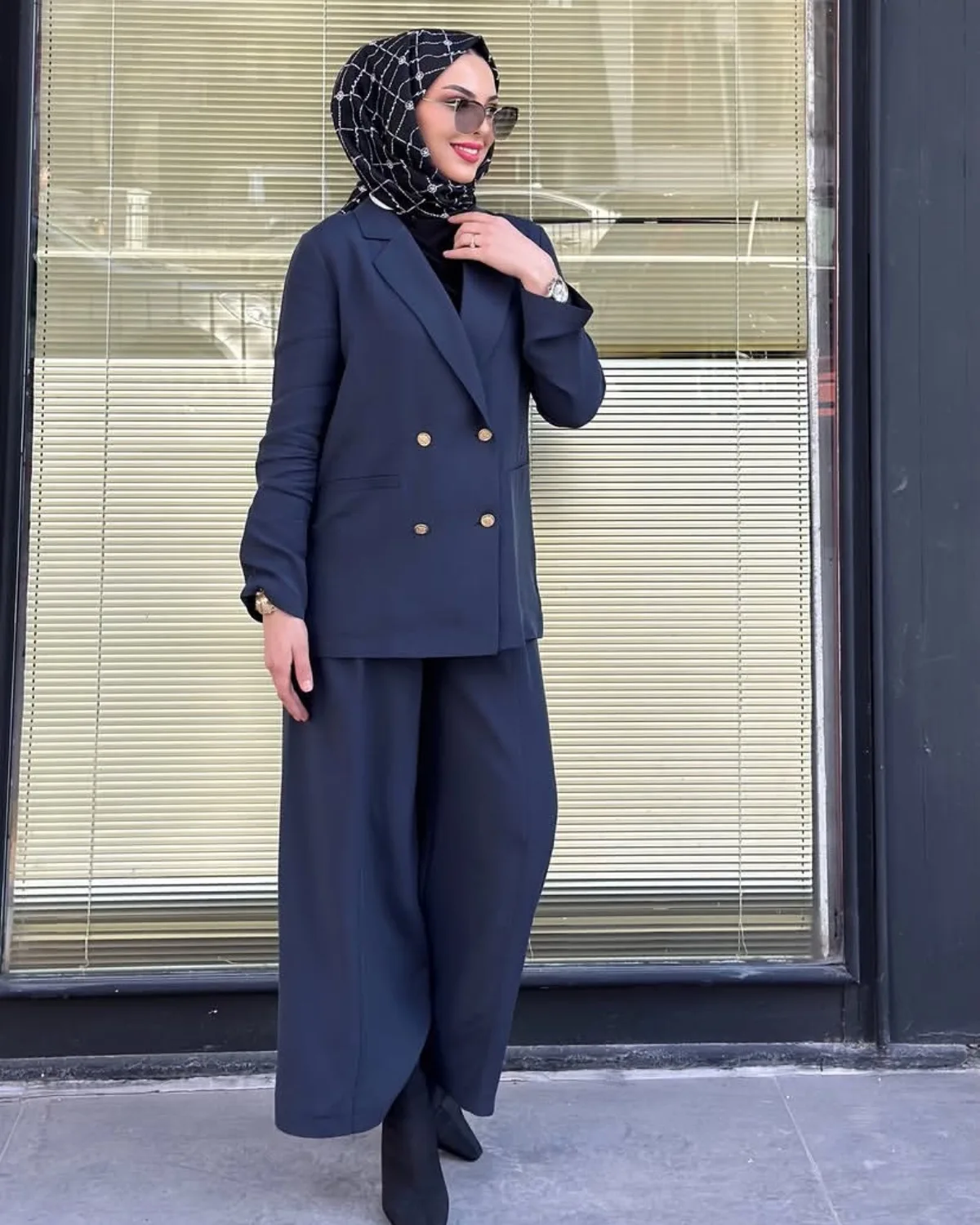 Kruvaze yaka ceketli takım
