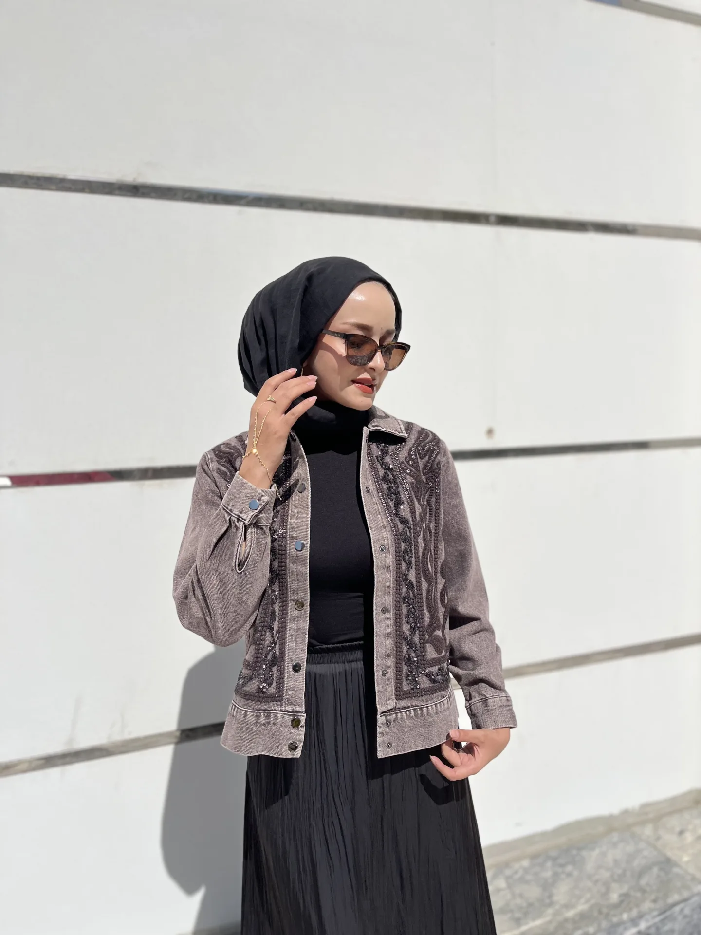 Taş ve Nakış işlemeli Kot ceket - 7